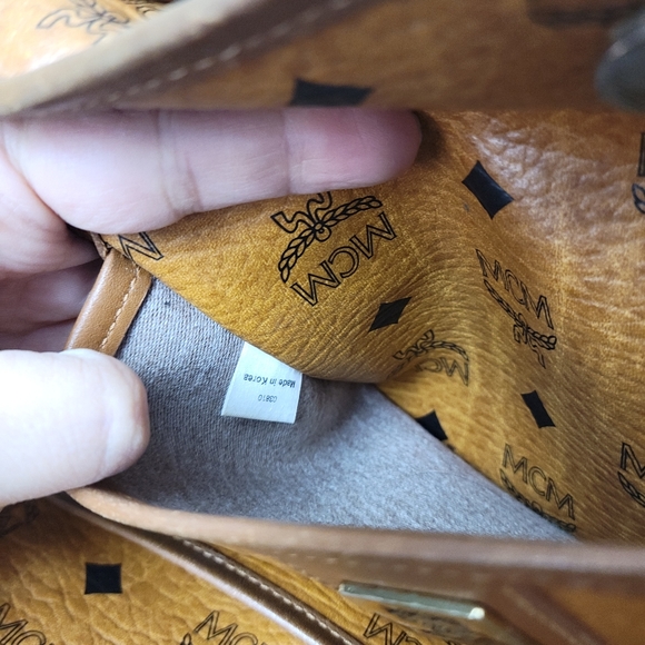 100% Authentic MCM CONGNAC shopper tote - Picture 11 of 16